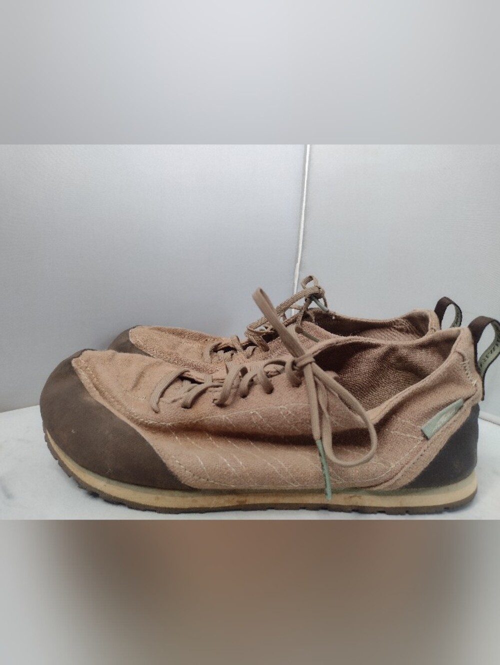 Altra Wahweap Women's Size 8 Beige Lightweight Outdoor Trail Hiking Shoes B6